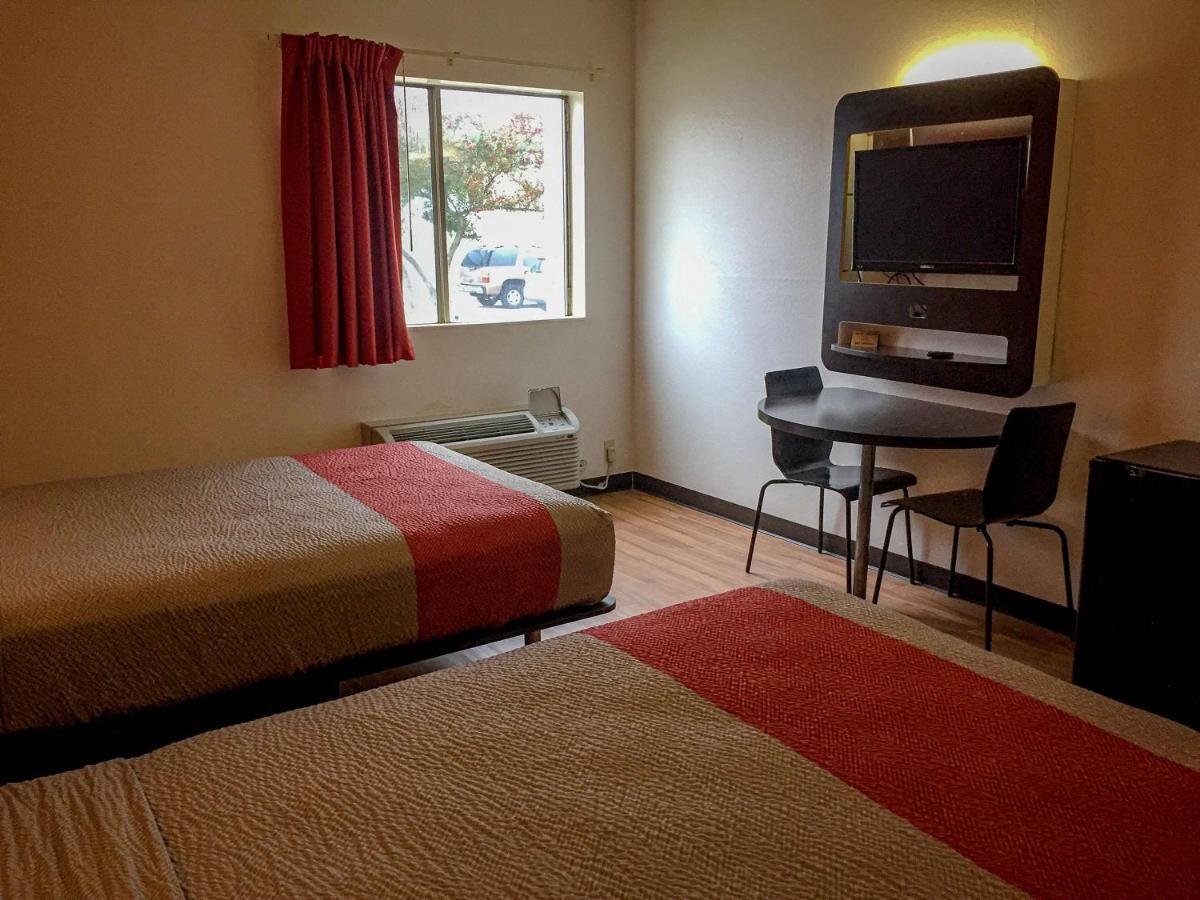 Motel 6-Woodway, Tx Екстериор снимка